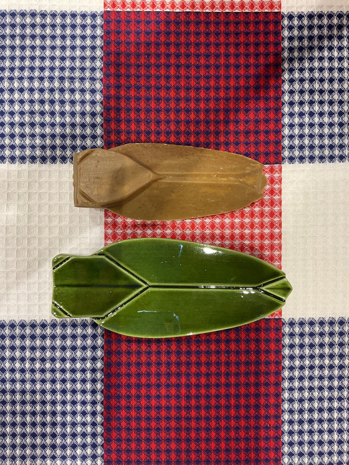 Fer à Cheval x Monochromic Olive Marseille Soap and Ceramic Dish Cicada Gift Set