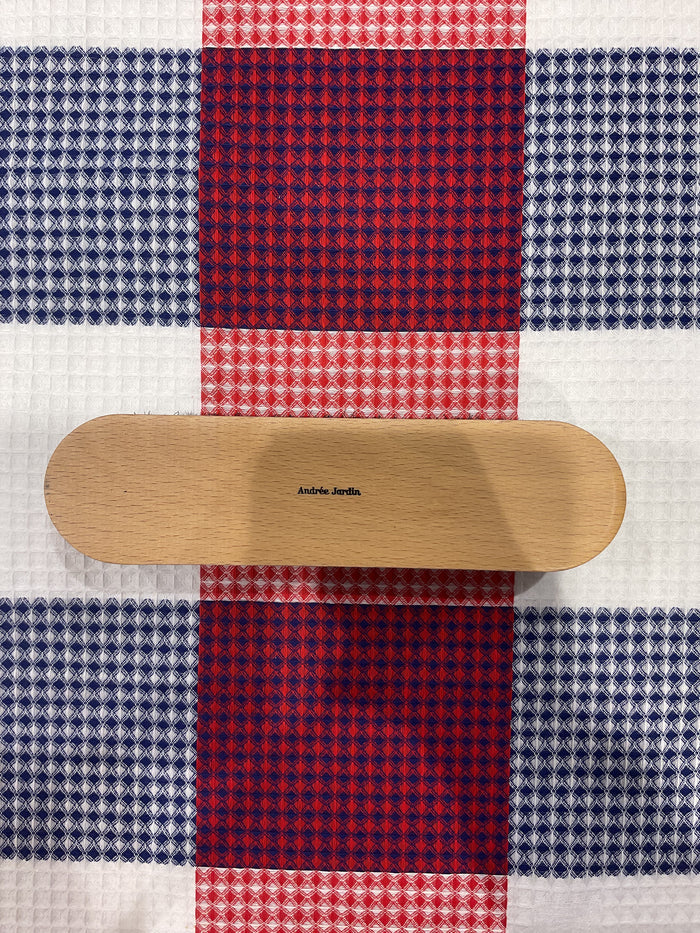 Andrée Jardin clothes brush