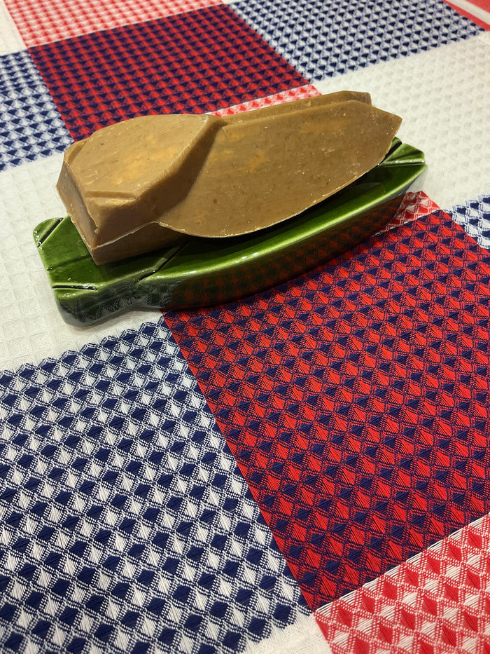Fer à Cheval x Monochromic Olive Marseille Soap and Ceramic Dish Cicada Gift Set