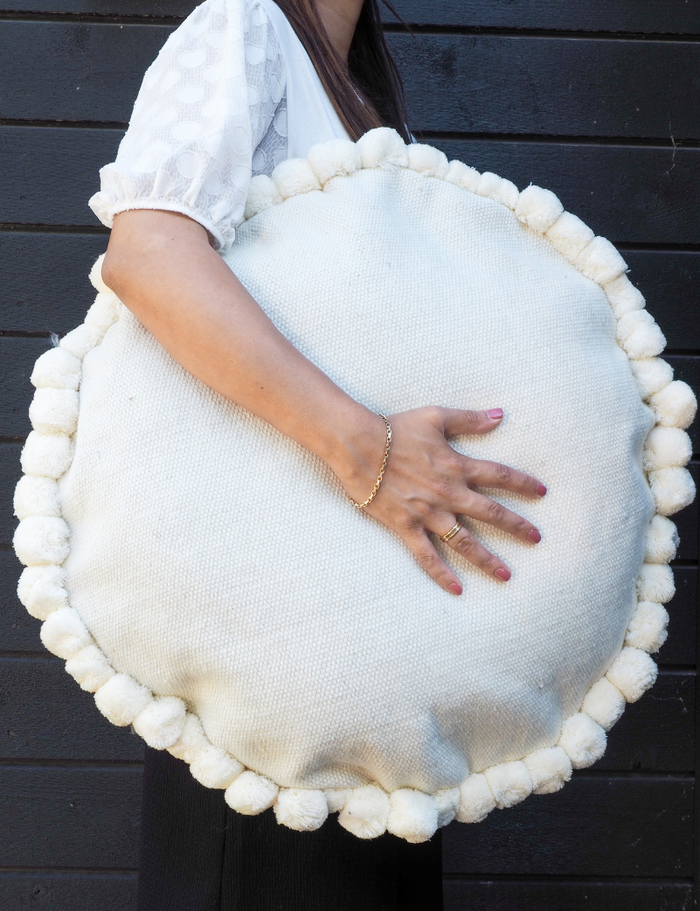 ALMA 01 Offwhite Cushion ø60 - New Zealand Wool