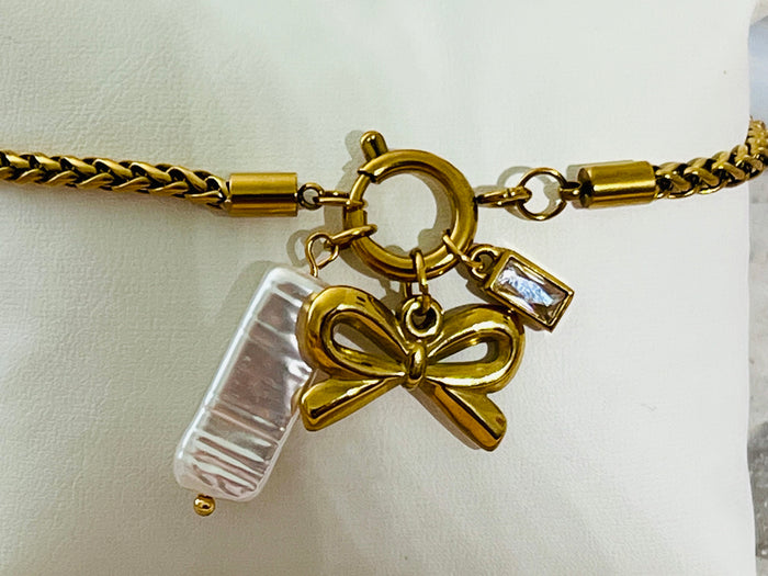 Elegant Bow Inspired Bracelet