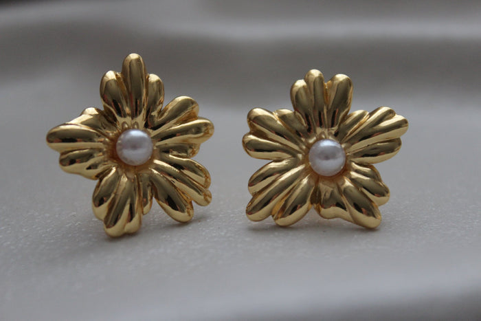 Flower Pearl Earrings