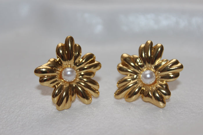 Flower Pearl Earrings