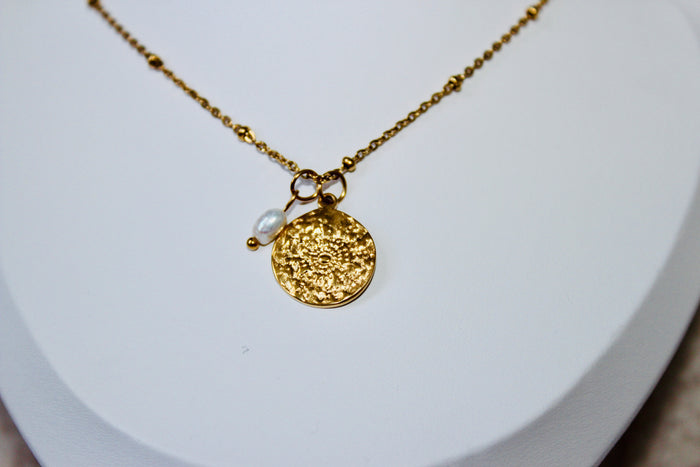 Freshwater Pearl Pendant Necklace