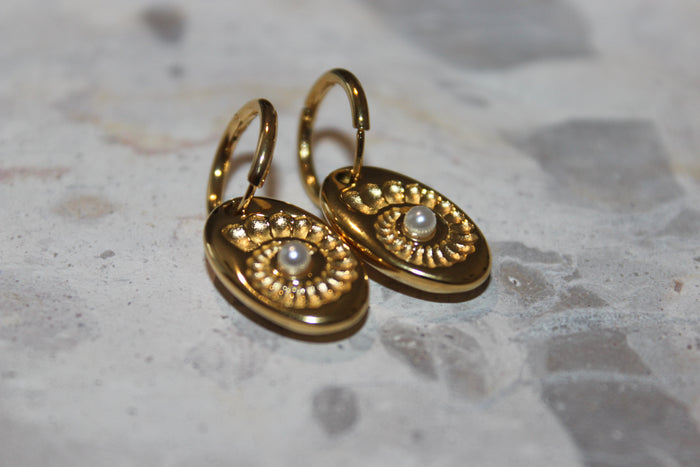 Golden Shell Earrings