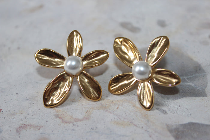 Lily Gold Earrings