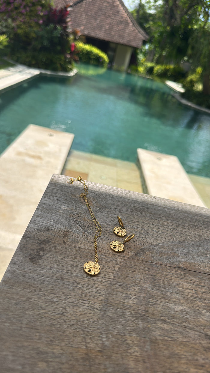 Starfish Sand Dollar Pendant Necklace