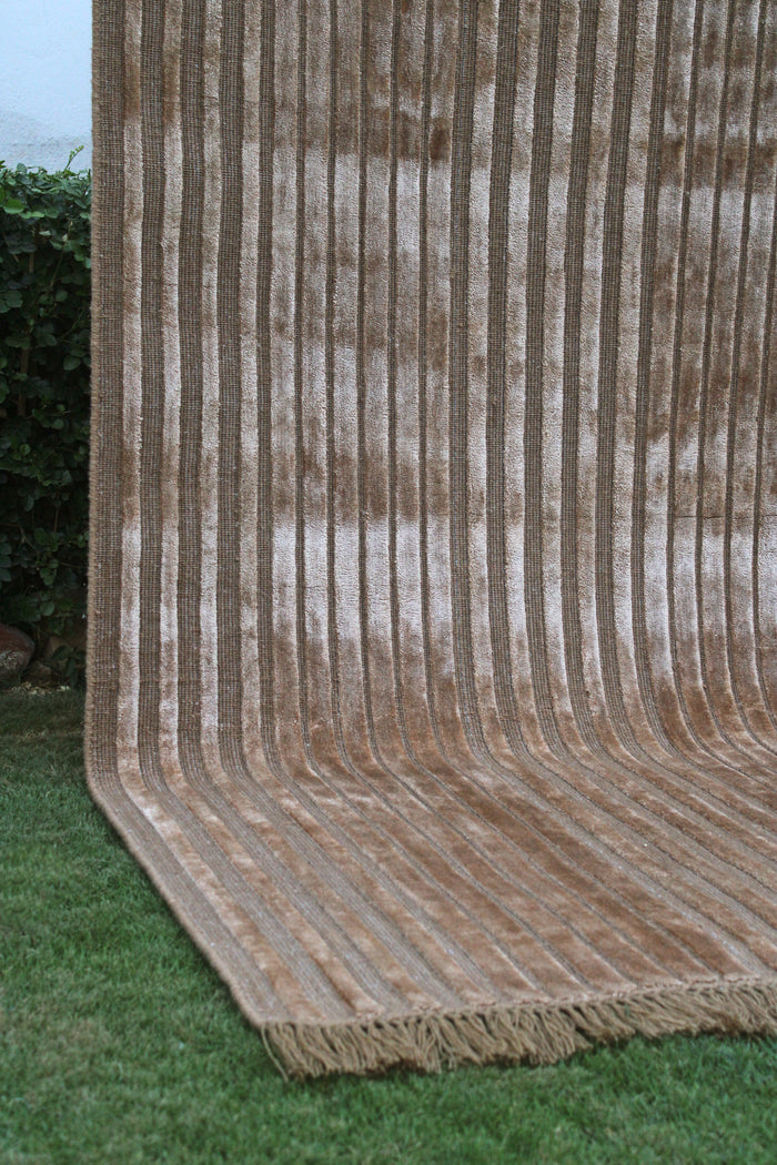 ZEA 03 Wool & Viscose Rug - Hand-tufted