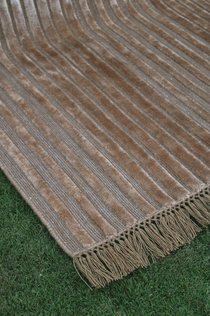 ZEA 03 Wool & Viscose Rug - Hand-tufted